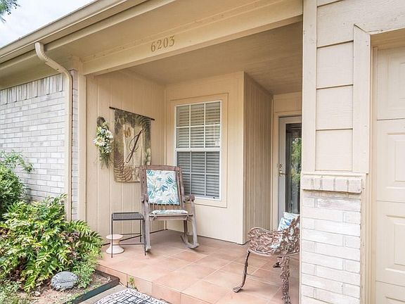 3rd image of 6203 Vista Wood Dr