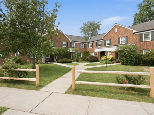 117 Robins Road #117, New Rochelle, NY 10801