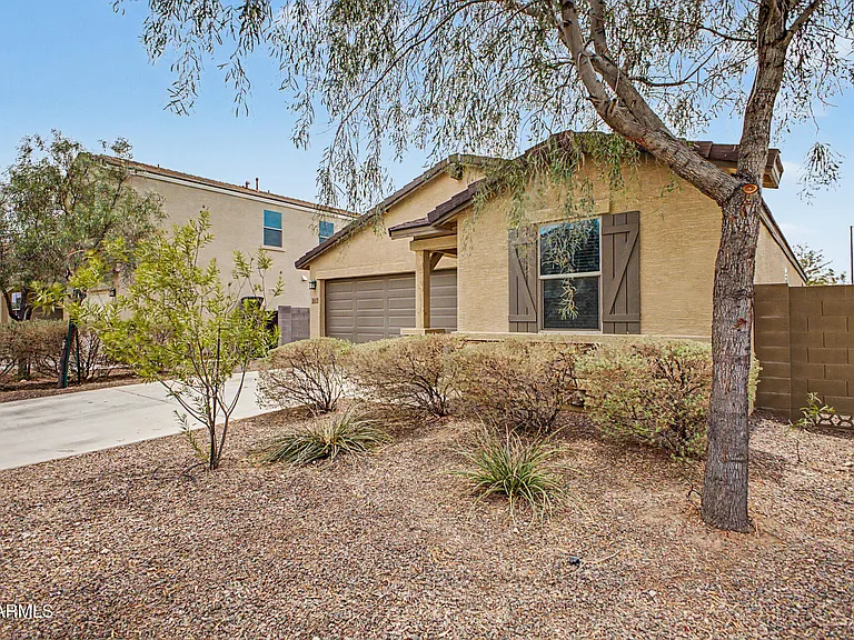 21415 W Holly St — Photo 5