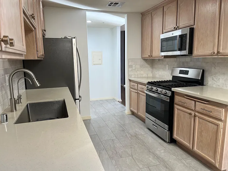 1645 Camden Ave #202 — Photo 4