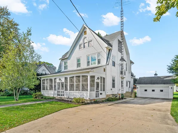 320 S Gage St, Somonauk, IL 60552