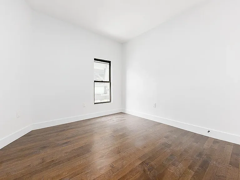 963 Broadway #2R — Photo 3