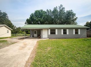 425 Grove St, Bowling Green, FL 33834
