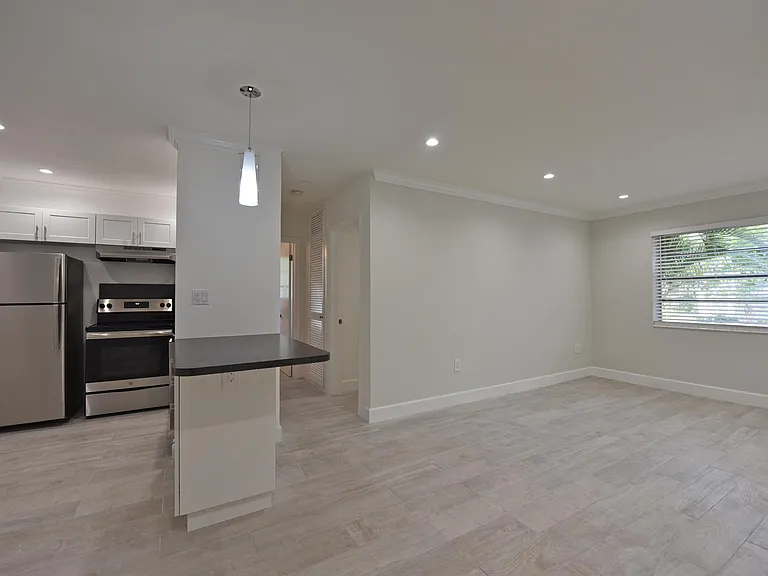 LAYOUT FLOW | XIORA MODEL | 1 BEDROOM, 1 BATH