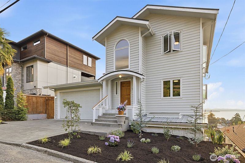 3rd image of 7329 44th Avenue SW
