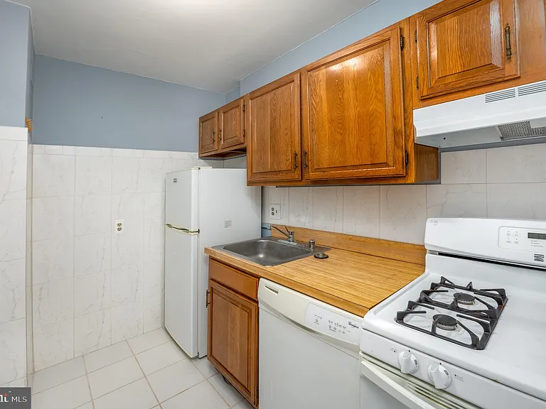1330 New Hampshire Ave NW #902 — Photo 12