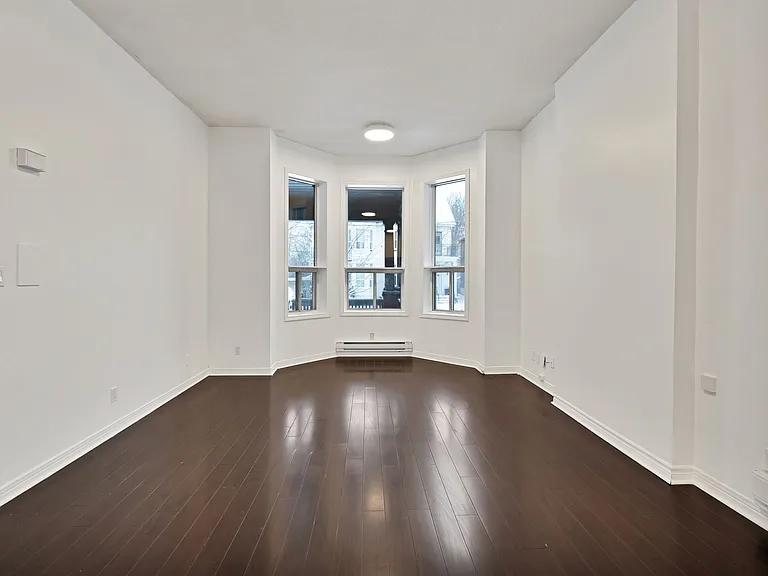 3 Spencer Ave — Photo 6