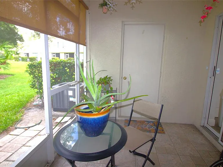 12369 Berkeley Square Dr — Photo 7
