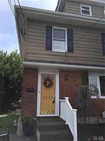 1st image of 2560 Easton Ave