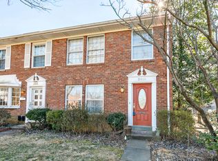 2816 Coleen Ct, Louisville, KY 40206