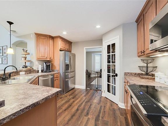 5th image of 123 Kaywood Dr