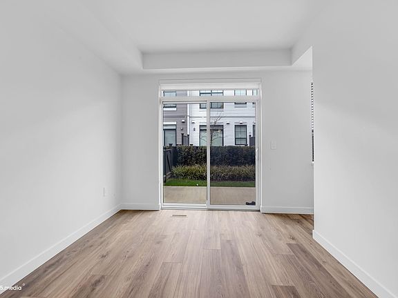 4th image of 2774 Motrose Ave #49