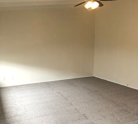 4th image of 313 E 17th Pl APT H