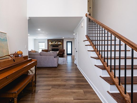 5th image of 13 Western Hills Cir