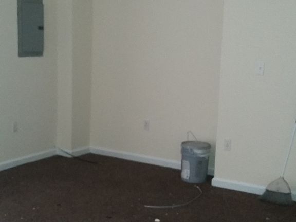 2nd image of 109 W Queen Ln APT 2R