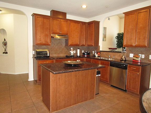 3rd image of 3305 San Andres St