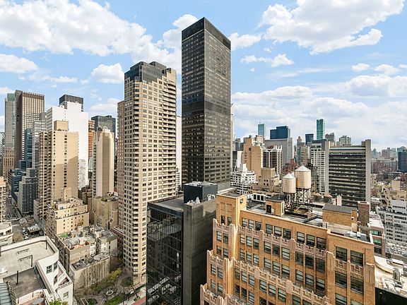 5th image of 310 E 46th St APT 21H