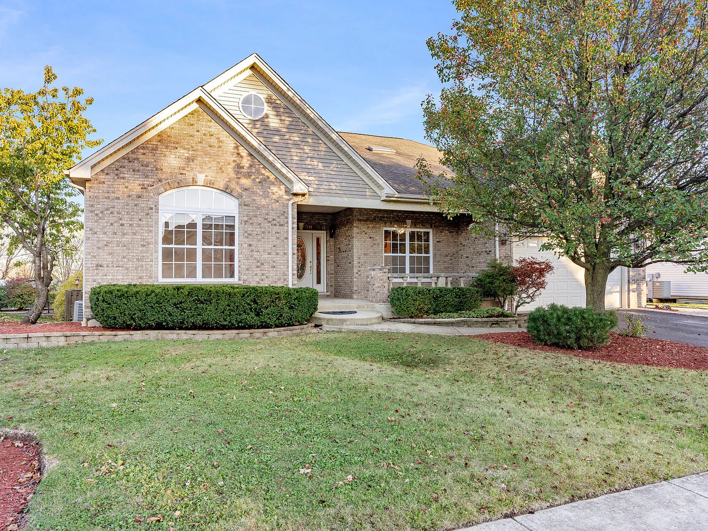 1708 Brighton Ln photo 1
