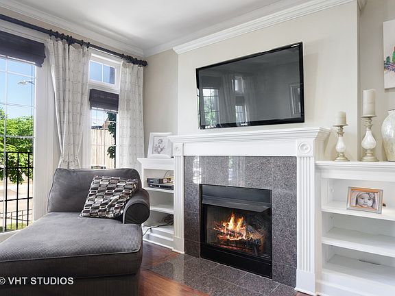 4th image of 2734 N Wolcott Ave APT 104