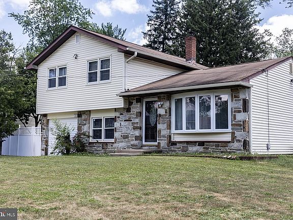 2nd image of 109 Surrey Rd