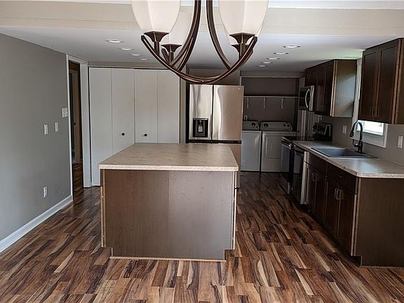 2nd image of 1918 N Fairmont Ct