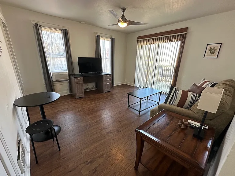 1316 Franklin St #3 — Photo 5