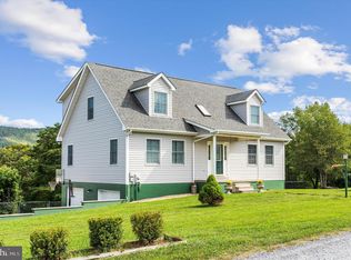 66 Rabbit Trl, Berkeley Springs, WV 25411