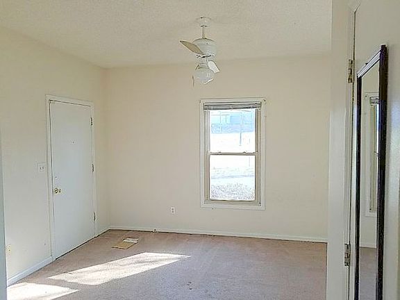 4th image of 501 N Apple St