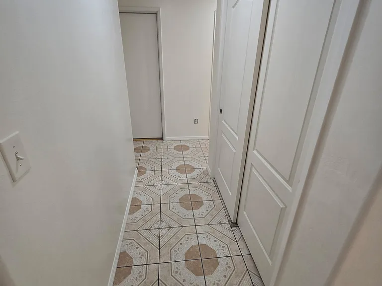 9708 Laurel Park Ave — Photo 5