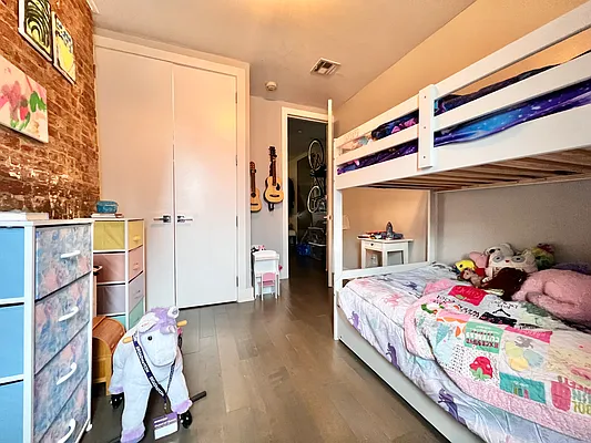 Rented by Keller Williams NYC | media 23