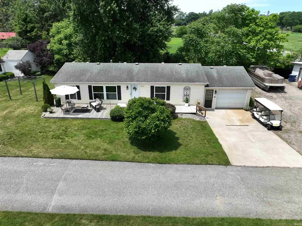 9107 N Mary D Dr, Bremen, IN 46506