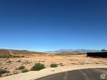 5th image of 1078 W Rock View Dr