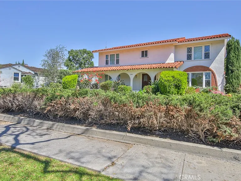 3744 Pine Ave — Photo 37