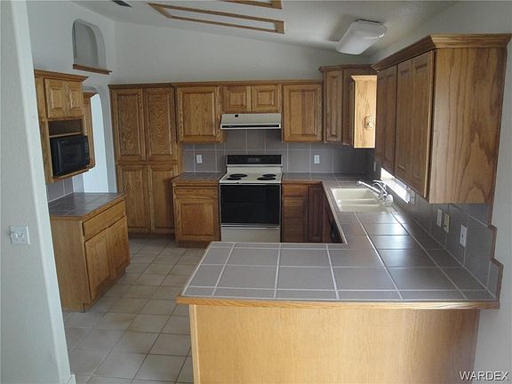 3rd image of 3104 Jamaica Blvd S