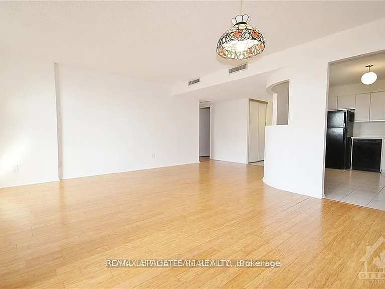 200 Lafontaine Ave #304 — Photo 8