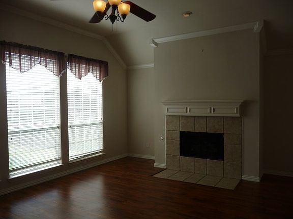3rd image of 3117 Longleaf Ln