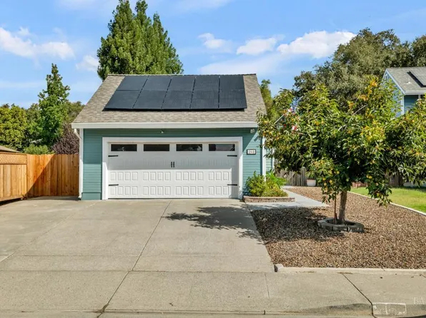 268 Brookdale Dr, Vacaville, CA 95687
