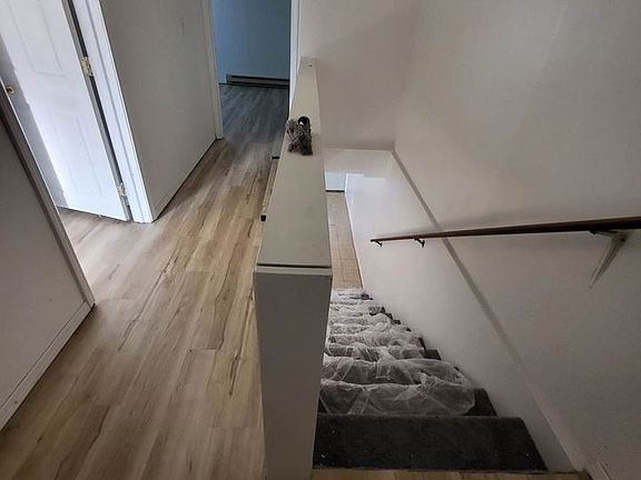 5th image of 4917 Hillcrest Dr #4
