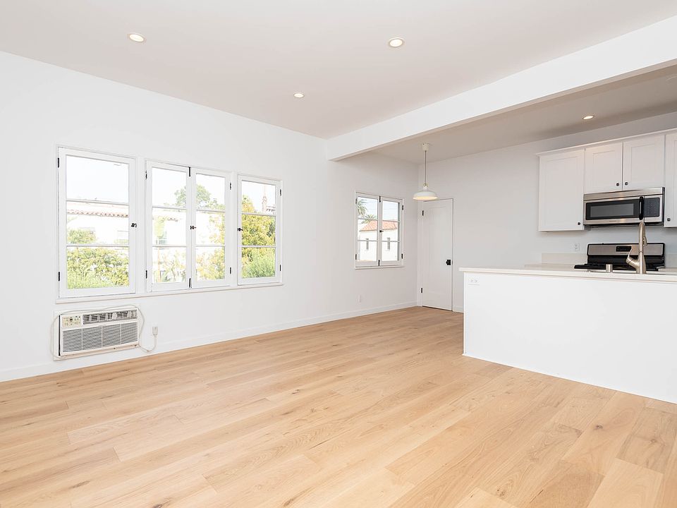 1st image of 7722 Rosewood Ave #7722