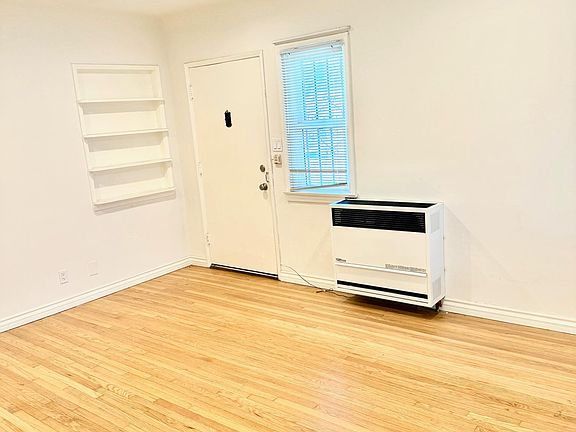 3rd image of 1108 Waterloo St #1
