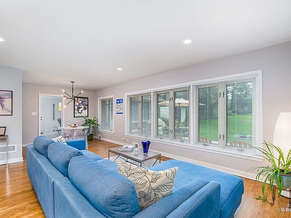 4th image of 57 E Washington Blvd
