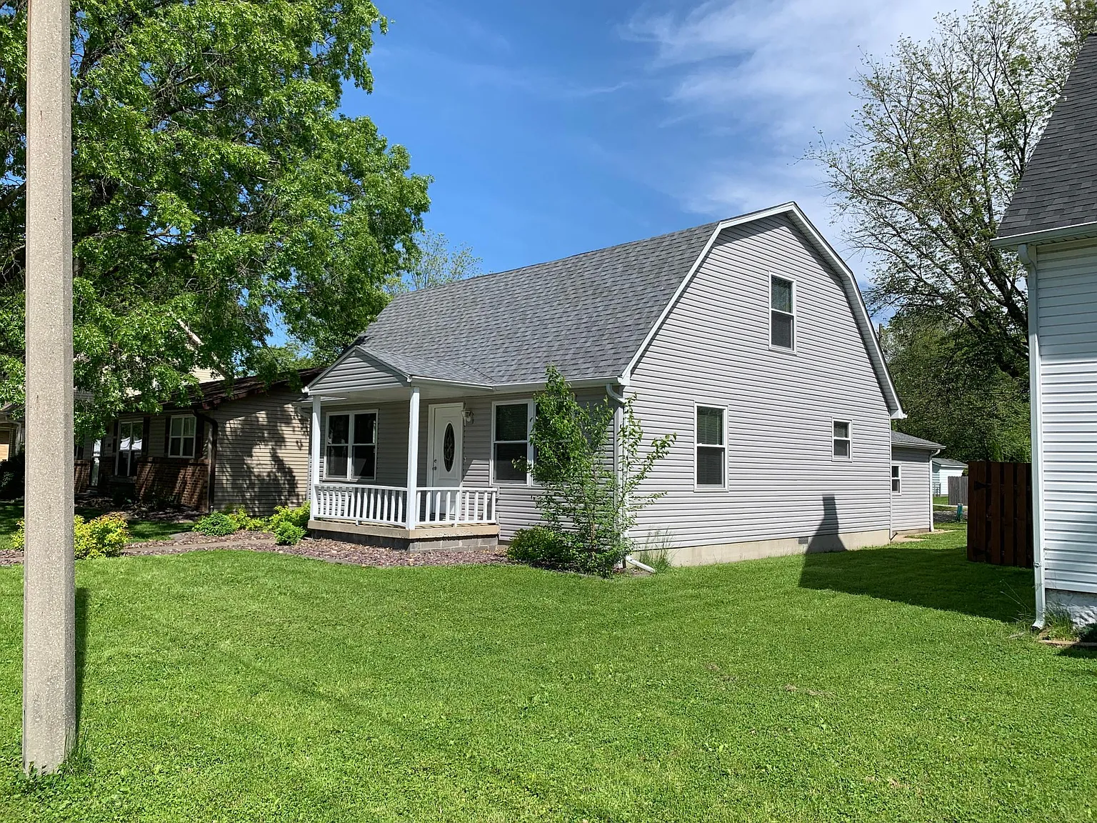 906 E Hanover St — Photo 3