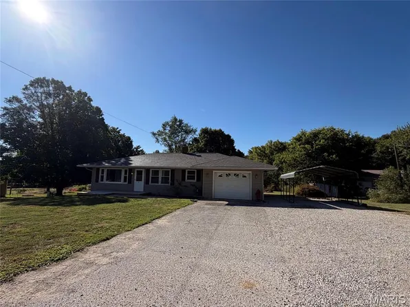 702 E 1700th Ave, Vandalia, IL 62471