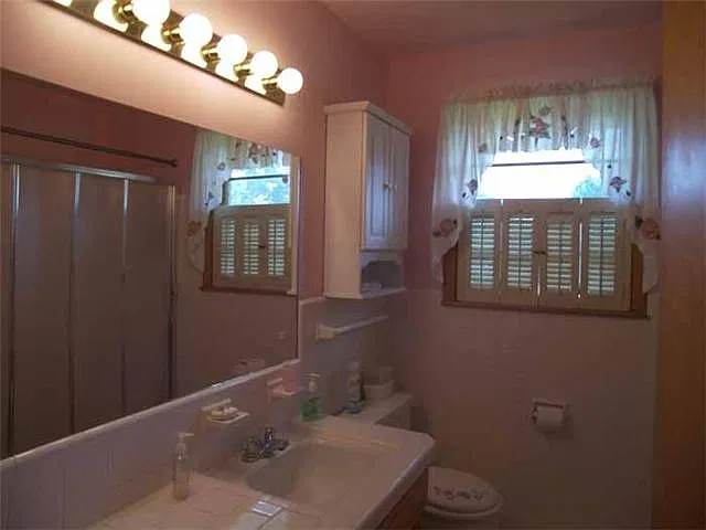 3 bed, 1.5 bath, 1410 sqft, $1,875 — Photo 2
