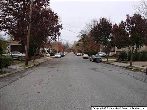 5th image of 111 Holcomb Ave