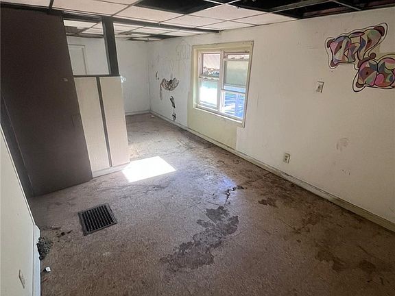 4th image of 3719 E 55th St
