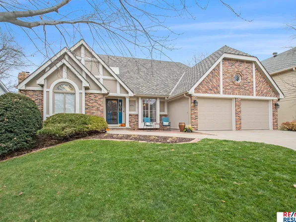 10410 Y St, Omaha, NE 68127