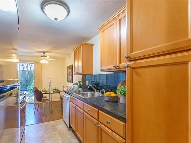 12505 NE 117th Pl #J1 — Photo 11