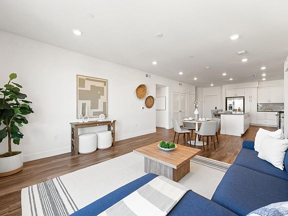 4th image of 5925 Charlotte Dr Unit 416