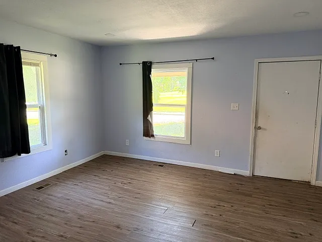 874 S Lafayette Ave — Photo 4